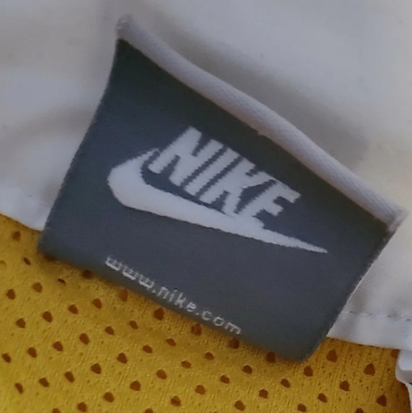 Vintage retro NIKE Shorts yellow Bermuda swim shorts 34" summer Holiday - Picture 8 of 9